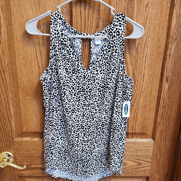 Old Navy Tops - Old Navy Women's Sleeveless Leopard Tank - Black & White
